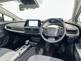 運転席まわりです。 各操作スイッチは使いやすい位置に配置されてます。