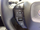 ステアリングスイッチは、オーディオ操作や、ハンズフリー電話、ディスプレイの切り替え等、運転中ハンドルから手を放さずに操作できるので、安全運転に貢献しています☆
