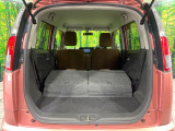 普段のお買い物や通勤、送迎等に十分な荷室スペースを確保しております。セカンドシートを倒すと、大きな荷物の積載も可能です♪