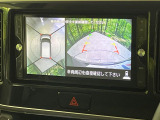 【アラウンドビューモニター】専用のカメラにより、上から見下ろしたような視点で360度クルマの周囲を確認することができます☆死角部分も確認しやすく、狭い場所での切り返しや駐車もスムーズに行えます。