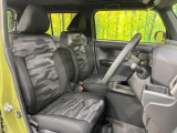 運転席シート廻りは使用感も少なく、良好な状態となっています。前オーナー様が丁寧に使っていたことがよくわかりますね。