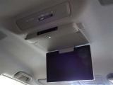 後席モニターを装備しています、後部座席の人も快適です。