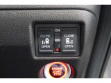◆◆両側電動スライドドア!!荷物で手が塞がる時など簡単にドアの開閉が出来ます!何より力いらずで開閉OK!女性やお年寄りにも優しい♪電動機能はOFFにもできますから元気なお子様の駆け出しも安心!