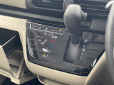 【 シフト 】シフトも操作しやすく快適なドライブを楽しんでいただけます。