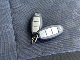 インテリジェントキーです!ポケットやかばんの中に入れたままでもドアロックの開閉からエンジンの始動・停止ができます。