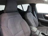 VOLVOのシートは人間工学に基づいた設計となっており、長時間の運転でも疲れにくいと定評があります。当店ではモデルにより試乗可能な車両もご用意しておりますので、ぜひ座り心地をご体感ください。