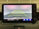 バックでの車庫入れも安心です! リアカメラが付いているバックモニター付のナビを装備しております。操作線もついており距離感も画面から確認できます。