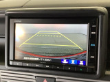 【バックモニター】駐車には欠かせないバックカメラを装備!カラーで後方をモニタリング。安全でゆとりのある駐車をサポートします。