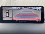 狭い場所での駐車やすれ違いなどでより的確な運転操作に役立つ360&deg;ビューモニターが装備されています。