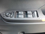 電動格納ドアミラーも付いてます。