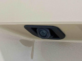 ナビゲーション等を装着した場合にバックするとき後方の安全確認ができるバックカメラが付いてます