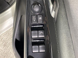 【パワーウインドウ】運転席のスイッチで、各席の窓ガラスの開閉ができます!あると便利ですよね!