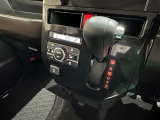 シフトレバー周辺の画像です。