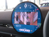 360度カメラで、見通しの悪い場所でも身を乗り出さずに出庫したり、駐車することができます☆