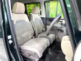 運転席シート廻りは使用感も少なく、良好な状態となっています。丁寧に使われていたことがよくわかりますね。