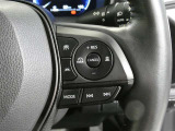 ステアリングスイッチ付き。前方から目を離すことなく操作することが可能です。