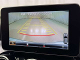 バックモニター付なので後退時に後方が見えるので安心。 車は構造上、死角がたくさんなので万が一を考えると必須ですね。 あくまで補助の為の装備、バックは目視で確認する事が重要ですよ。