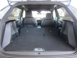 分割式後部座席を可倒する事でフレキシブルに容量を増やすことが可能です。