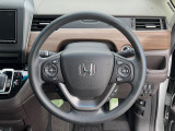 【ステアリングスイッチ】運転中、前方から目線をそらすことなく、オーディオ等の操作が可能な便利機能!安心&快適なドライブを演出してくれます♪