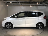 大きく開いて、乗り降りしやすい両側電動スライドドアです。