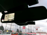 バックカメラ画像がルームミラーに映ります。