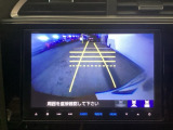 後方確認はお任せ! リアカメラ装備でバック駐車をサポートします。