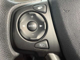 オーディオコントロールスイッチ付き!ハンドルを握ったままチャンネルや音量の調整が可能です。見た目以上に運転していると便利な機能なんですよ。