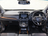 操作性に優れた運転席となります!小物入れや各ボタンの配置にこだわり、使いやすいです!座り心地もよく視認性も良好なのでロングドライブもお任せ下さい!