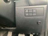 RVMとは、 リアバンパーに設置したミリ波レーダーで左右後方から接近してくる車両を検知することにより警報音等でドライバーへ知らせてくれる装備です。