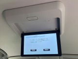 【フリップダウンモニター】大画面モニターで後席でもエンタメをお楽しみいただけます。小さなお子様にも大人気の装備です♪