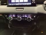 ダブルエアコンは、運転席と助手席でそれぞれ異なる温度を設定できます。