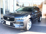 2024年6月登録のボルボXC60 プラス B5で、最新鋭のハイブリッドです。ボディーカラーはプラチナグレーメタリックで、シートはチャコールの本革製です。16種類以上のセーフティー機能を装備します。