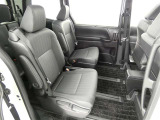 ゆとりある広々とした車内空間は、ドライブを始め買い物やレジャーなど、幅広く活躍します。一人でもみんなとでもお出かけを楽しみましょう!