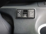 電動スライドドア!スライドドアが電動開閉するので、狭い駐車スペースなどでの乗り降りに便利です^^