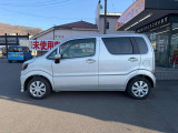 届出済未使用車を一人でも多くの方に提供できるよう専門スタッフがしっかりと説明し、相談にのらせていただきます。