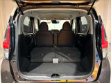 後席を折りたたむと軽自動車とは思えないほど広々としたラゲッジへと早変わり♪