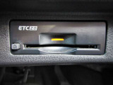 スッキリと収まったETC2.0ユニット。 やはり便利さからマストアイテムになってきましたね。