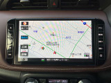 純正ナビ装備。大画面で操作もしやすく、カメラ映像も見やすいです