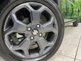 【純正15インチアルミホイール】外観にマッチした純正アルミホイールを装着しております。各種社外アルミホイールや、スタッドレスタイヤも取扱いしております。是非ご相談ください♪