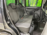 後部座席も気になるようなキズ・汚れやへたり等、大きなダメージはなく、良好な状態です。
