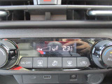 オートエアコンですので、車内を快適な空間に出来ます♪