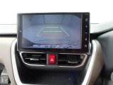【バックモニター】駐車時に後方がリアルタイム映像で確認できます。大型商業施設や立体駐車場での駐車時や、夜間のバック時に大活躍!運転スキルに関わらず、今や必須となった装備のひとつです!