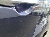 傷等が御座いますので、現車をご覧になって状態を確認をして下さい。修理をご希望の方は有償になりますが、弊社板金工場にて修理可能です!詳細はスタッフにご相談ください!