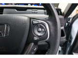 Hondaセンシングの機能のひとつ、アダプティブクルーズコントロール付!アクセルから足を離しても設定したスピードと前車との車間を保ち走行してくれます!車線維持もアシスト☆高速道路で疲労軽減ですね☆