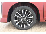 【アルミホイール】純正なので車に似合うデザインになっていますね。スタッドレスタイヤもご相談下さい。