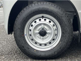 純正ホイールを装着しております。車両に関してのご質問は、スタッフまでお気軽にお問合せ下さい!TEL:0439-88-6662