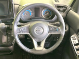 ステアリングも使用感が少なく、きれいな状態となっております♪
