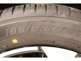 195/60R17    車両装着タイヤサイズです。 タイヤのご相談も石川トヨペットカローラにお任せください