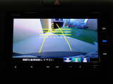 バックも安心のリアカメラ付いています。リアカメラがあると、いつでも安全にバックできますね。死角も減ります。3ビュー切り替え、ガイド線表示なので便利です。