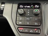 より快適にドライブを過ごして頂ける様に簡単に調整ができるオートエアコンを装備しております!ワンタッチですのでどなたでも簡単に操作できます!室内はこれでいつでも快適に保たれます。